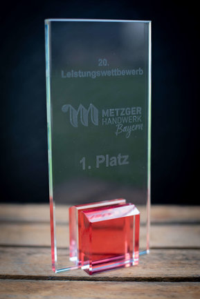 Auszeichnung 1. Platz Leistungswettbewerb Metzgerei Prüfer